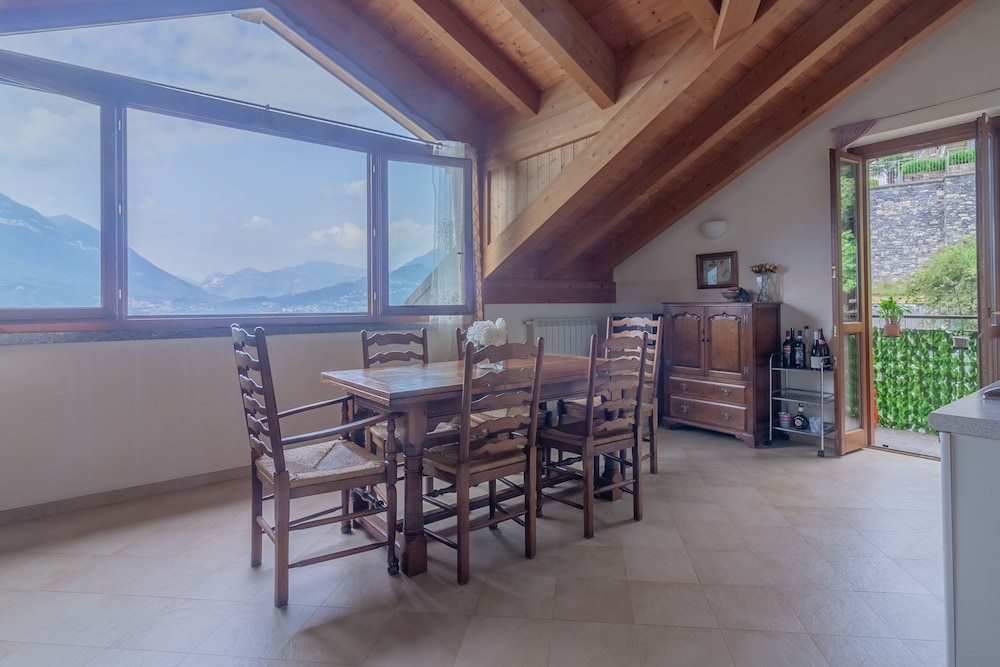 Queen Lake View in Perledo