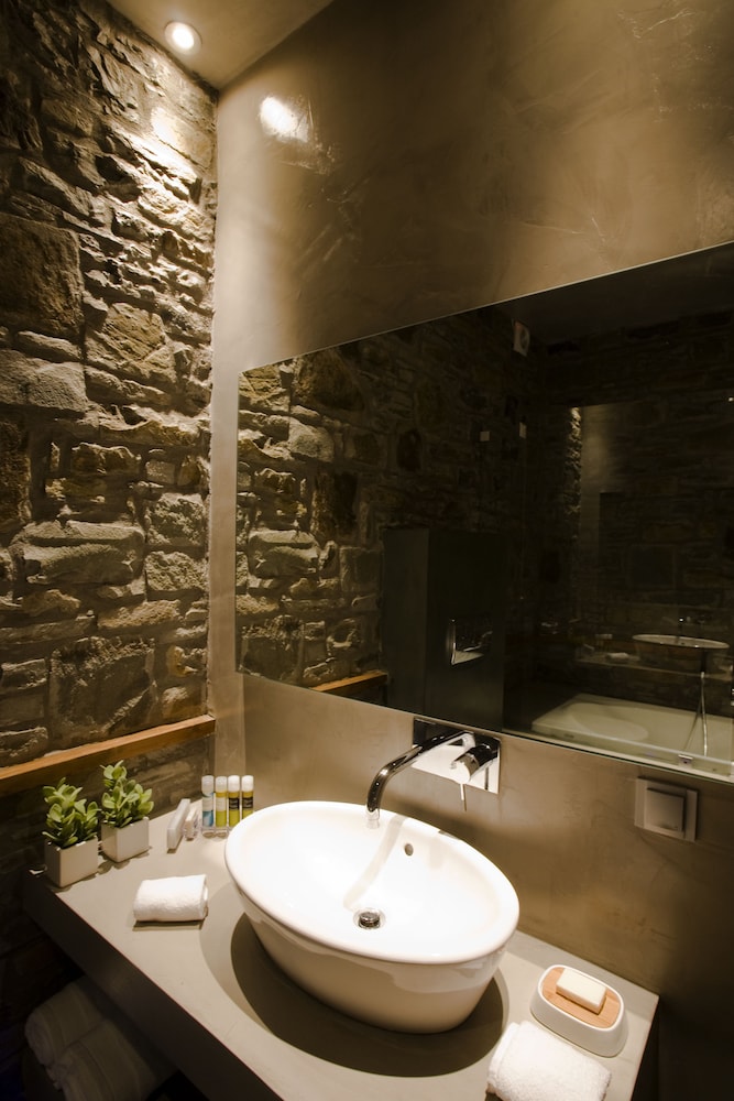 Kipi Suites