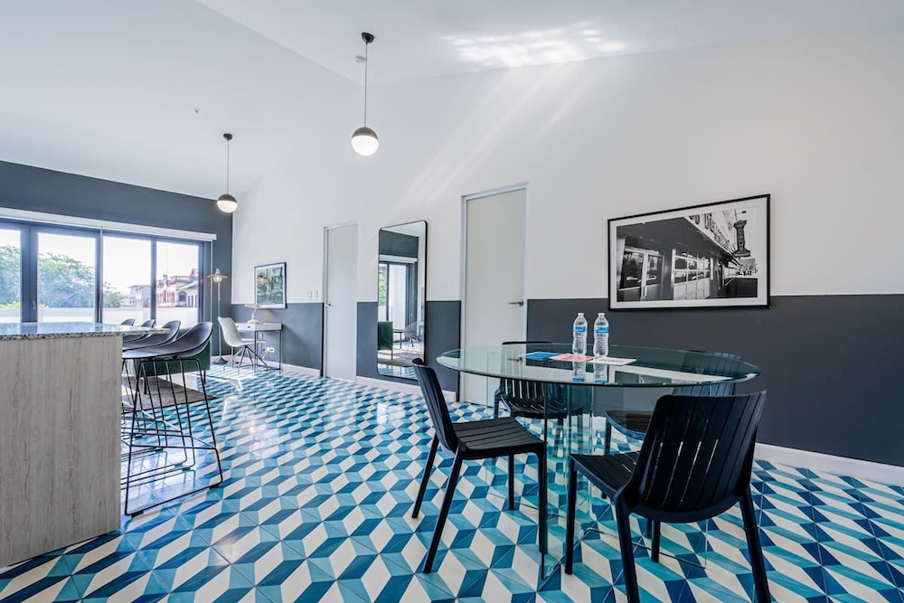 w Amazing 2BR in Santa Ana