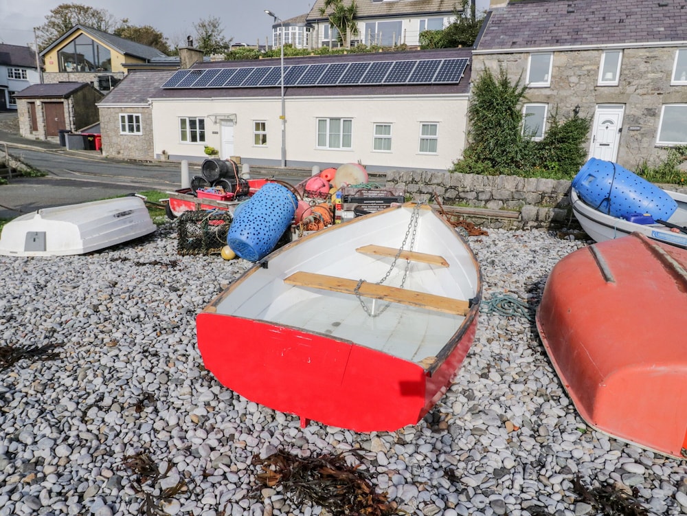 3 Parc Delfryn