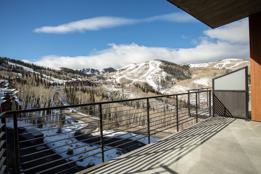 One Empire Pass Lodge at Deer Valley Resort - Three Bedroom Residence #504 3 Condo