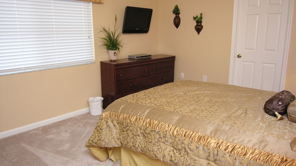 Windsor Hills Resort 6 Bedroom Home with Water Views 6 Home