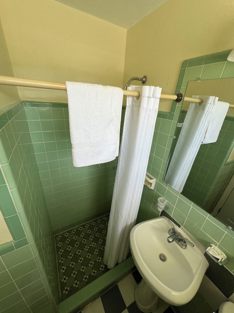 Budget Inn