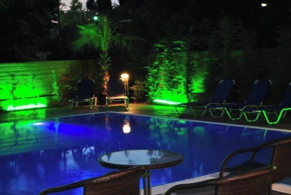 HOTEL ENA