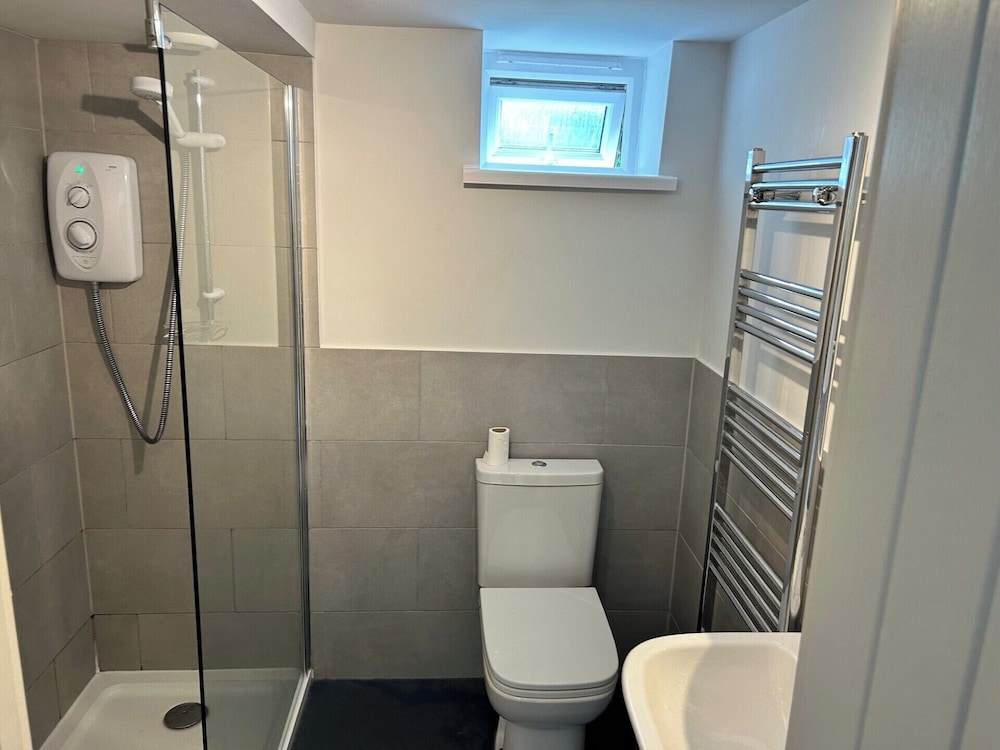 Sea View - 1min to Beach - Dog Friendly - 4 Guests