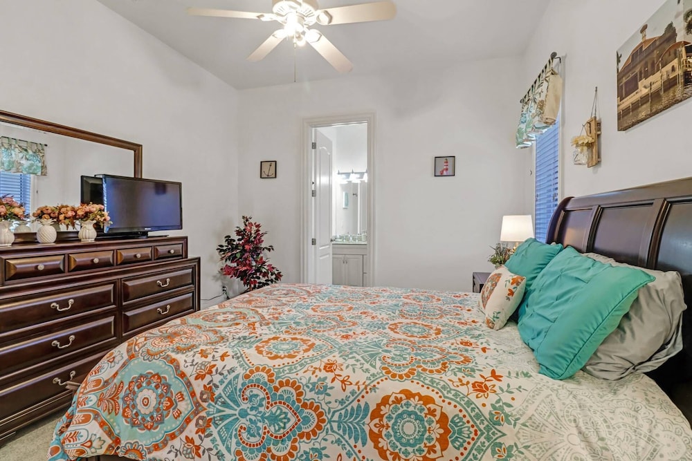 4604 NW 33rd Ter view 4