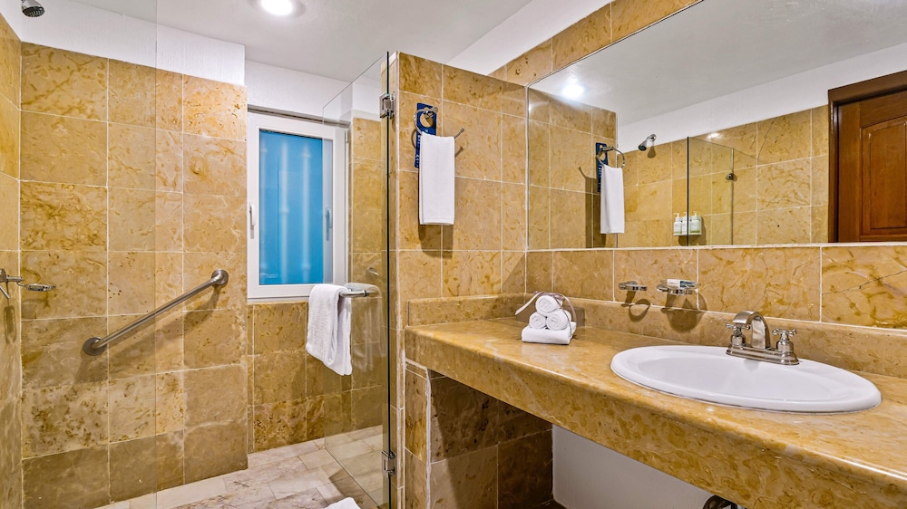 HOLT Grand Miramar Residences