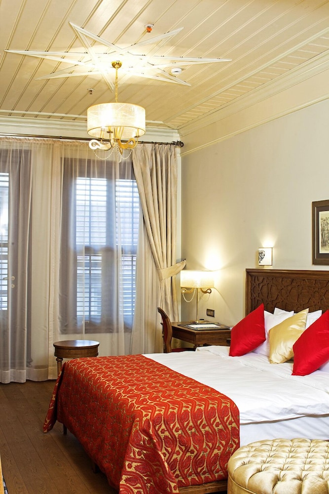 Celine Otel - Image 8