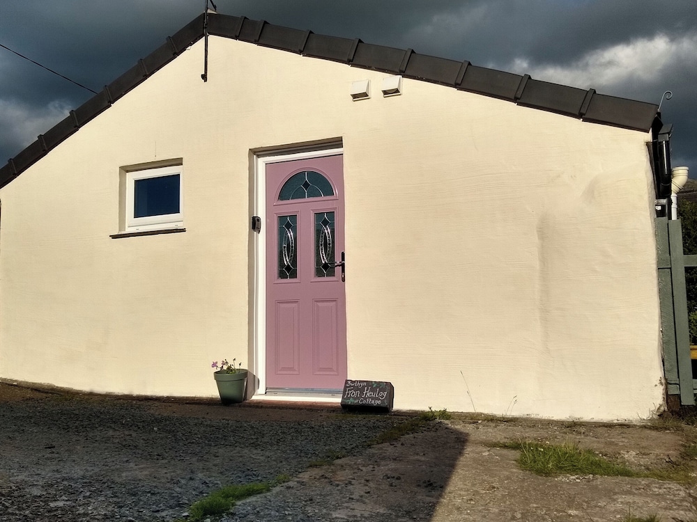 Fron Heulog Cottage