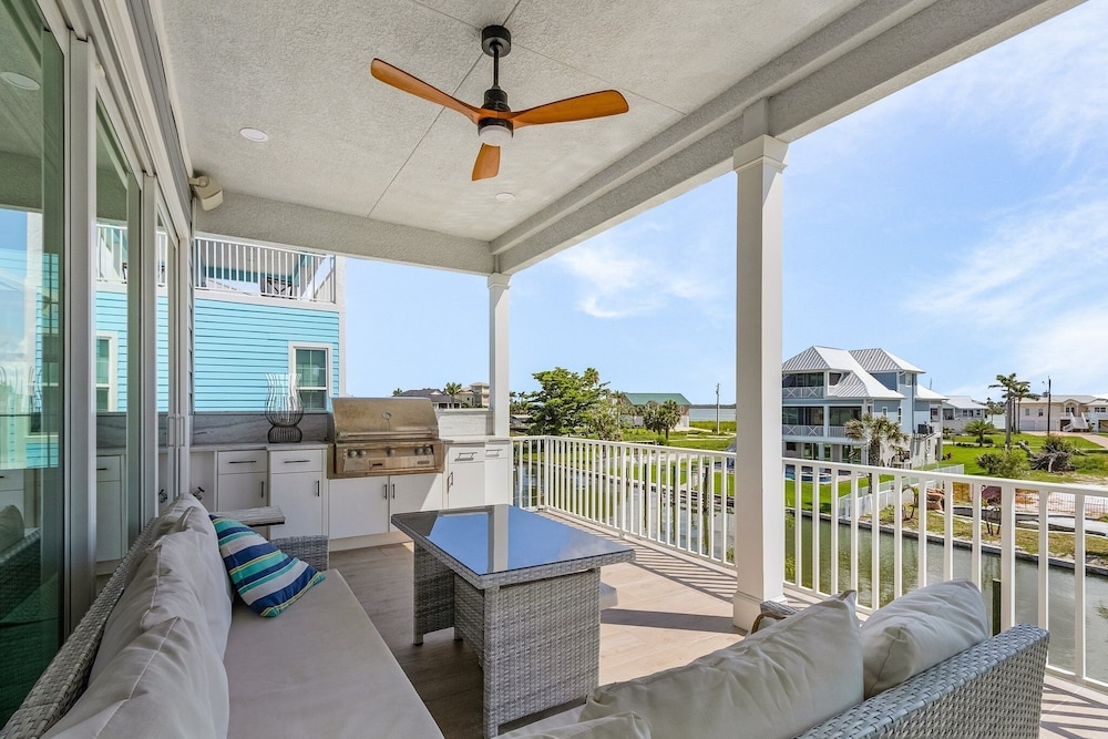 673 White Sands Retreat: Bay Views, Pool, Elevator 5 Bedroom Home