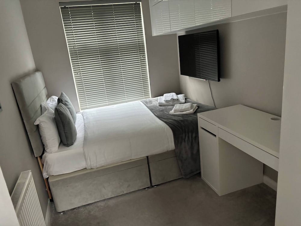 Luxury 3-bedroom Flat in Northwood