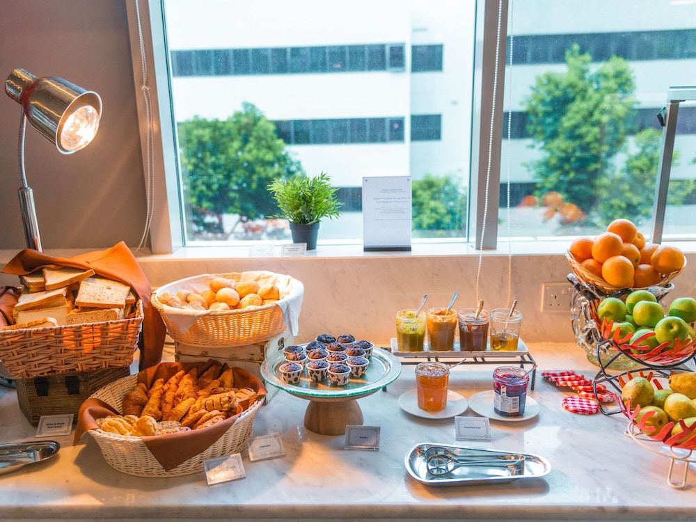 Mercure Singapore Bugis 40