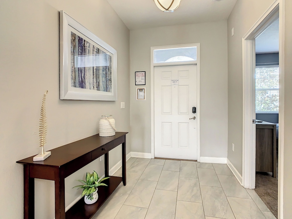 Family Villa Themed Rooms Near Disney