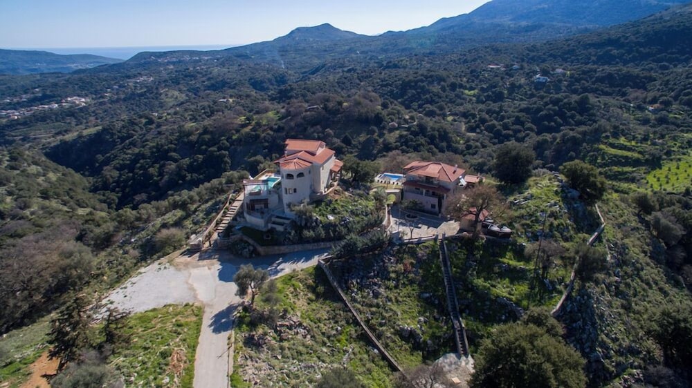 Geroulios Kastro Villas