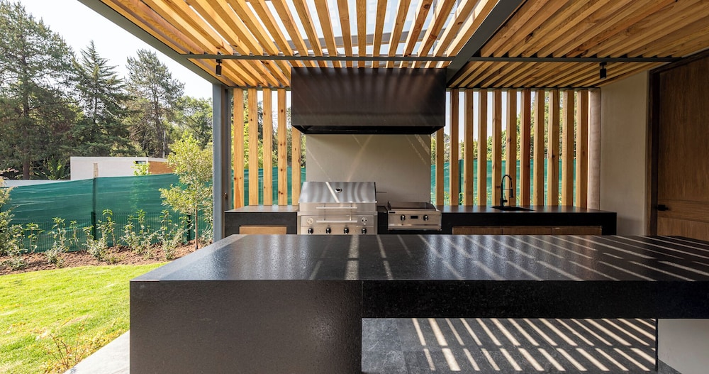 Casa Cundi-Contemporary Living in Nature