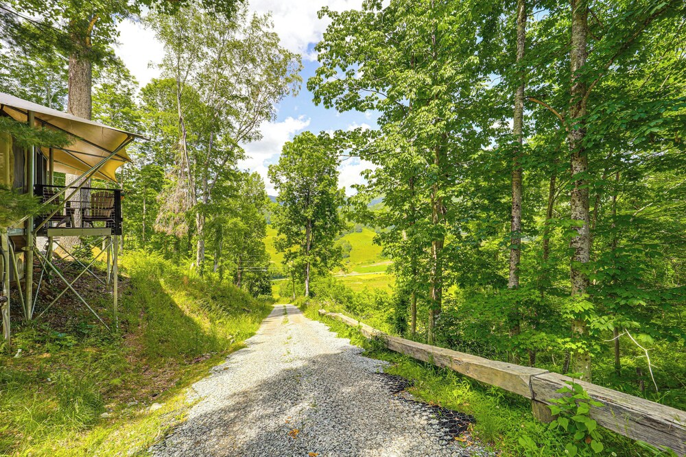 Mtn-view Deck: Scenic Glamping Getaway Near Boone!