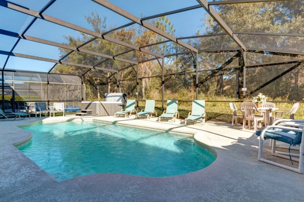 SKC Villa Emerald Island Resort - Image 4