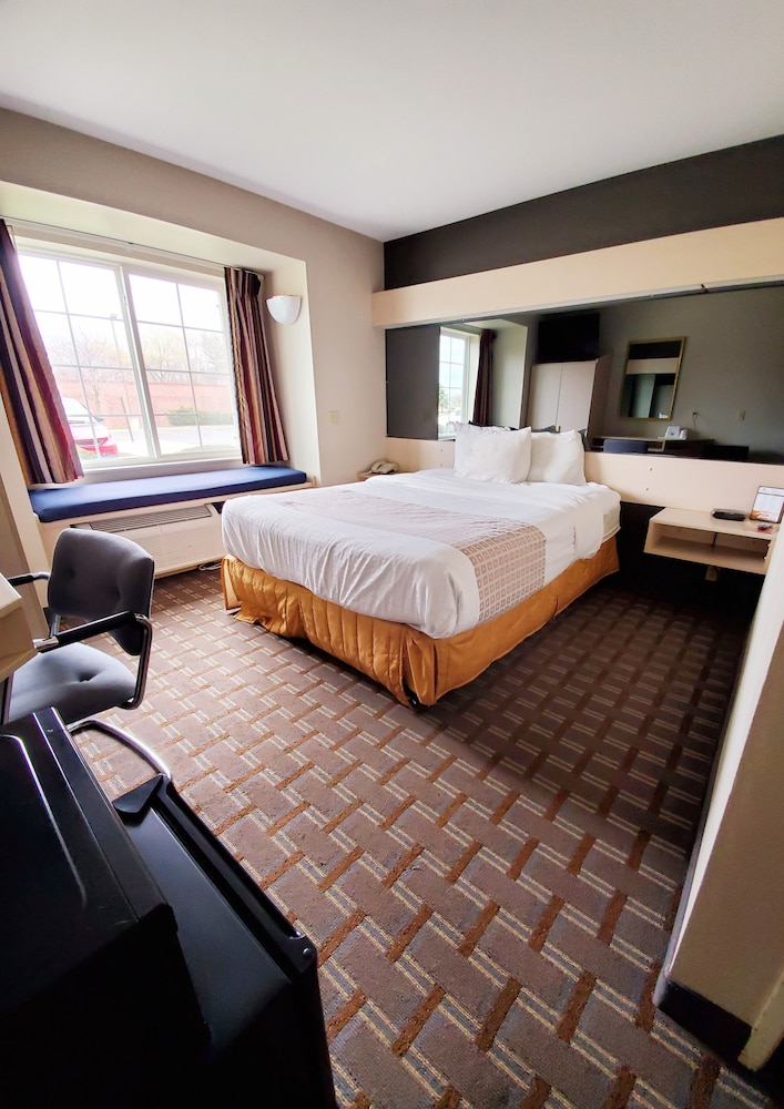 Mount Pleasant Vacations - Americas Best Value Inn Suites Racine - Property Image 23