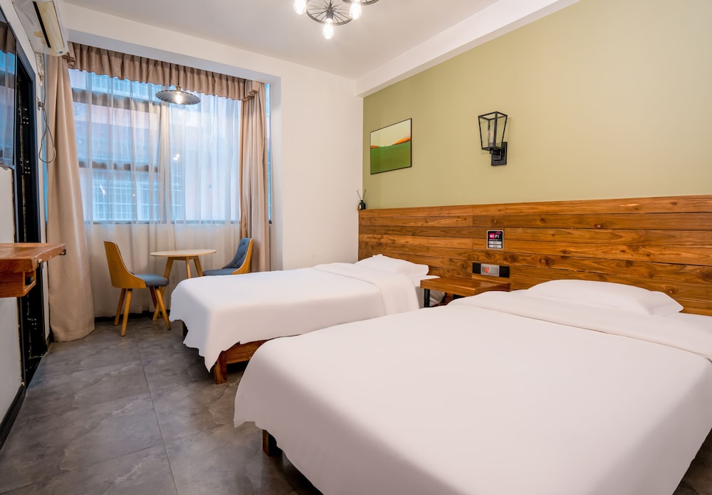 Tianmen Mountain Loft Art Inn