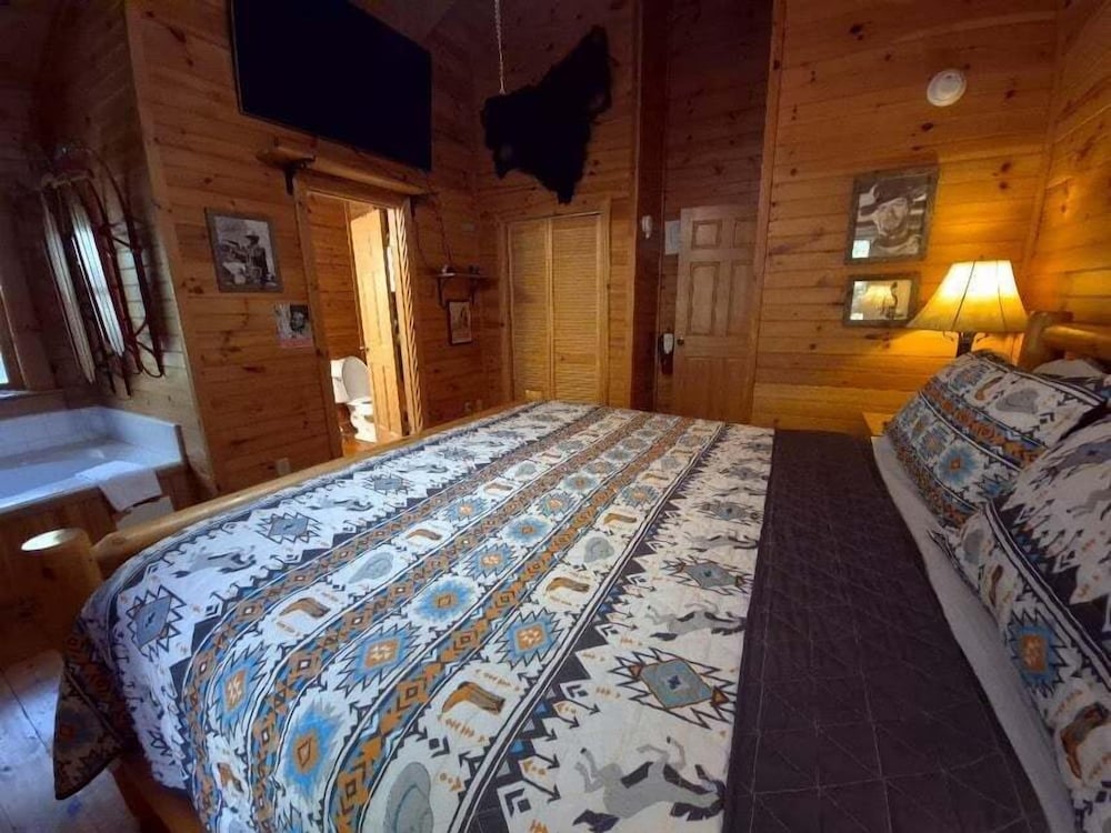 Reservation 2 Bedroom Cabin