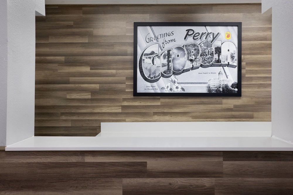 Perry Vacations - Super 8 by Wyndham Perry GA - Property Image 1