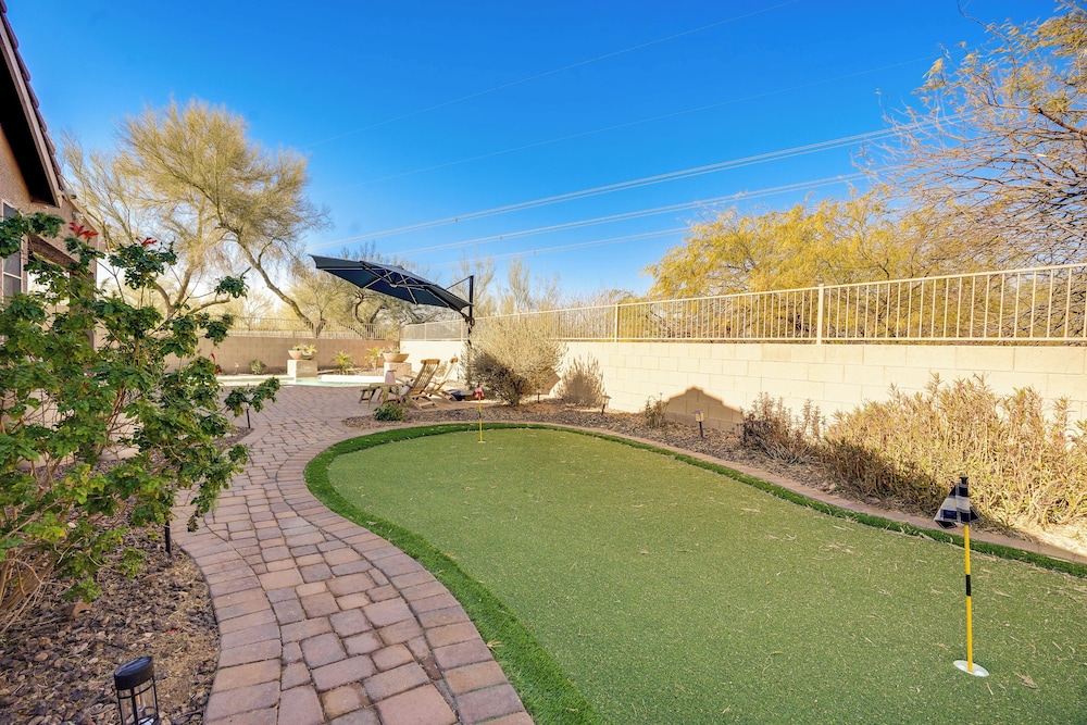 Family-friendly Goodyear Oasis: Fire Table, Pool!