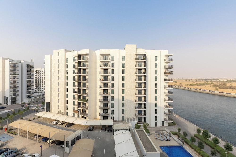 Maison Privee - Modern Hideaway w/ Canal Views on Yas Island