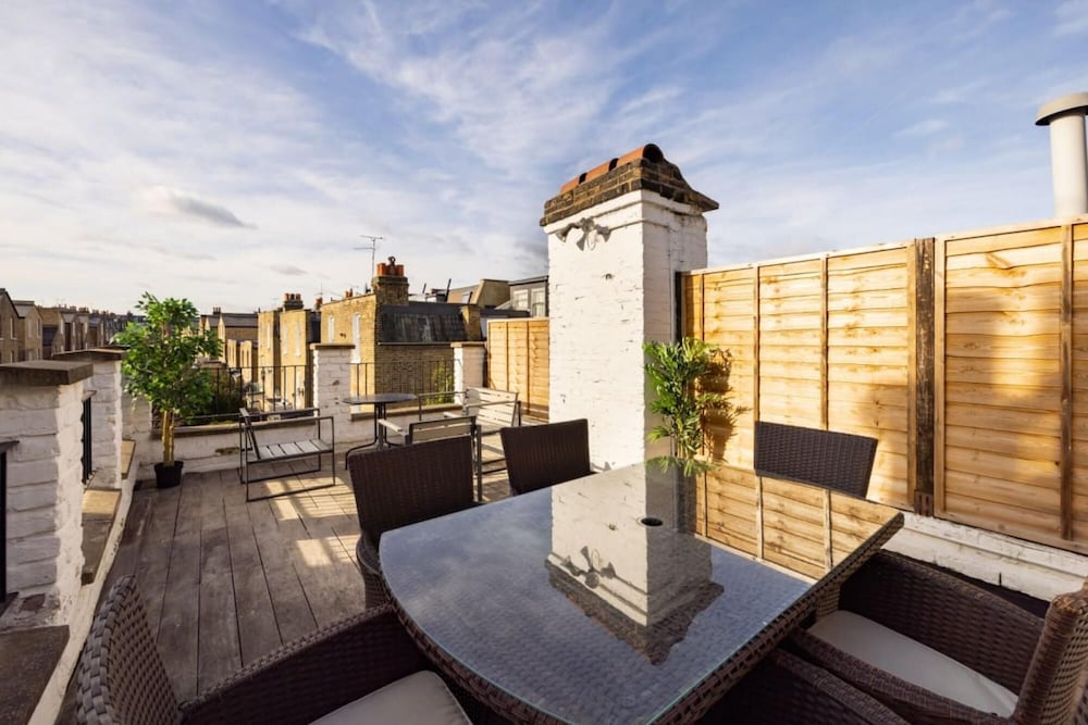 The London Crib - Relaxing 1bdr Flat With Terrace