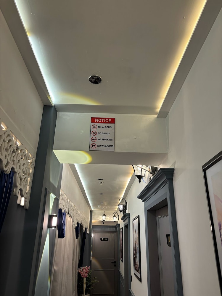 V Love Hotel