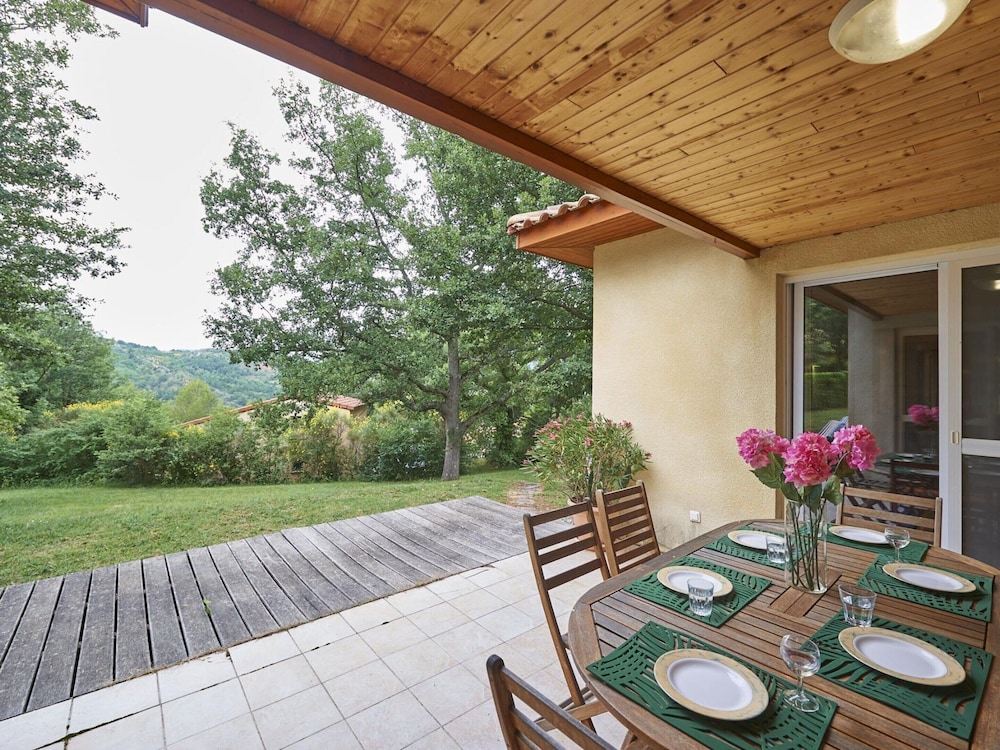 Pet-friendly Home w/ Garden