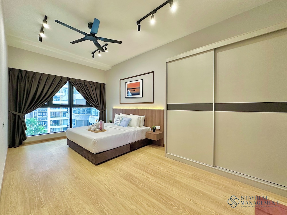 Country Garden Danga Bay Sea View Homestay by Stayrene