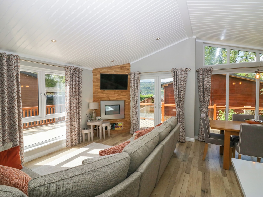 Waterside Lodge