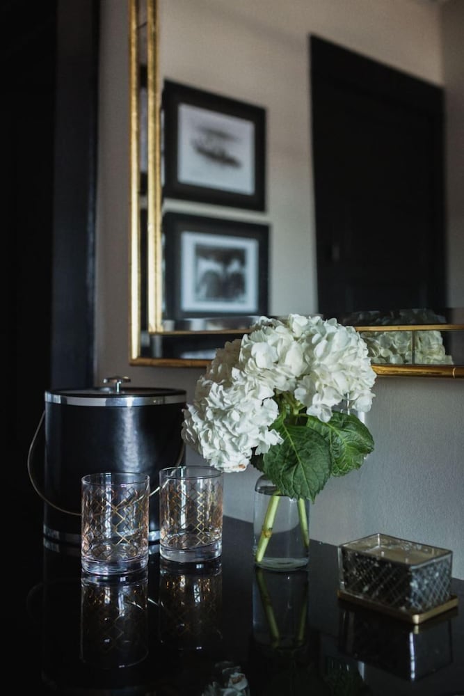 Florence Vacations - GunRunner Boutique Hotel - Property Image 9