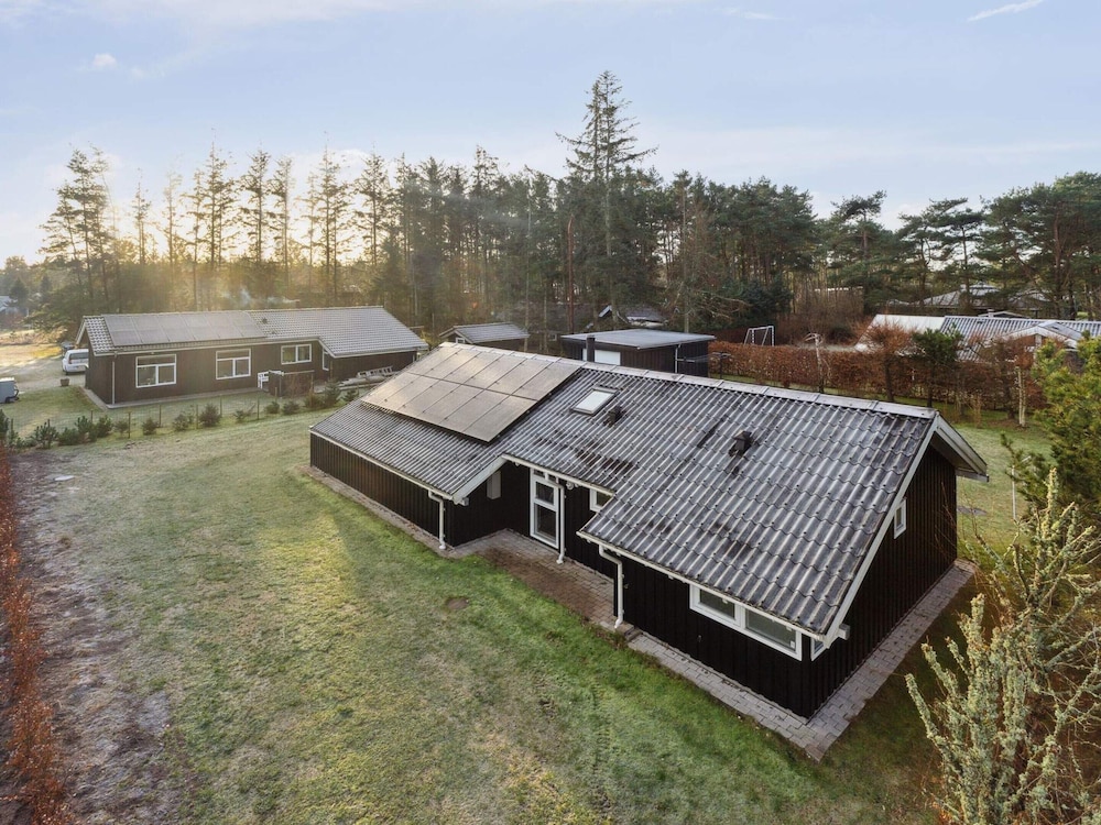 5 Star Holiday Home in Hals