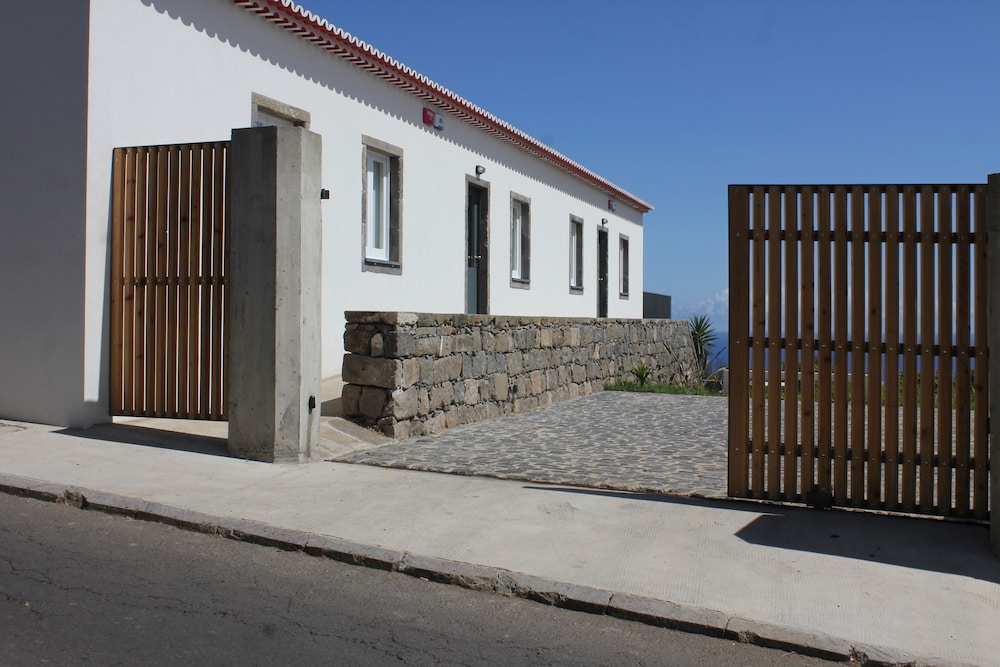 Casas do Forneiro view 4