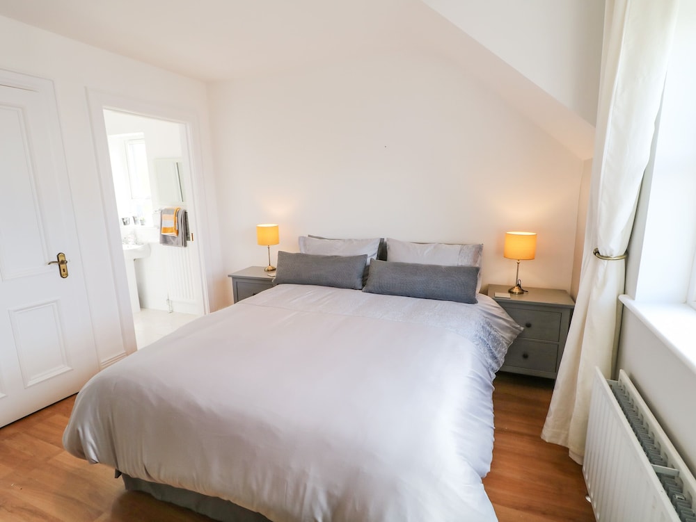12 Hillview