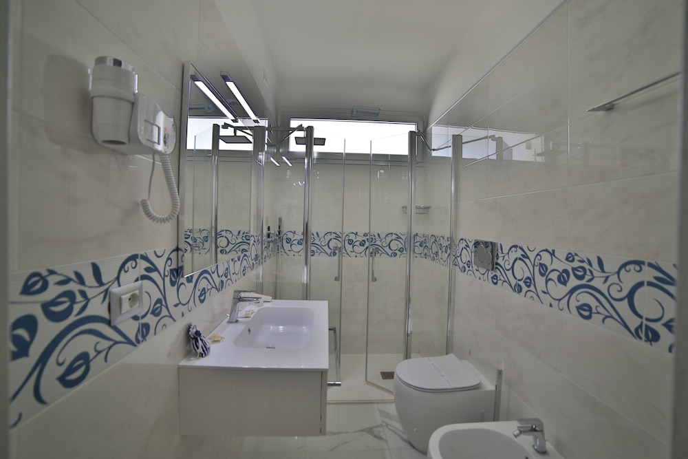 Riviera Luxury Rooms