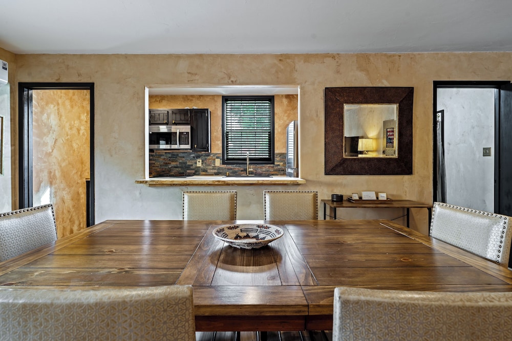 LUXX LODGE Glamping and Taos RV Park