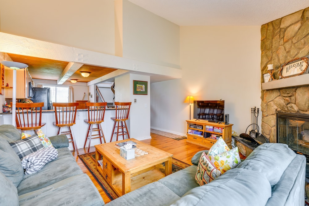 Family-friendly Fraser Condo w/ Heated Pool Access
