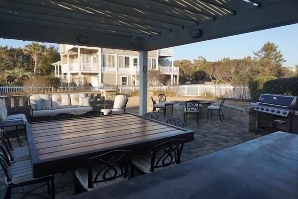 Slattisfaction - 6 Br Home