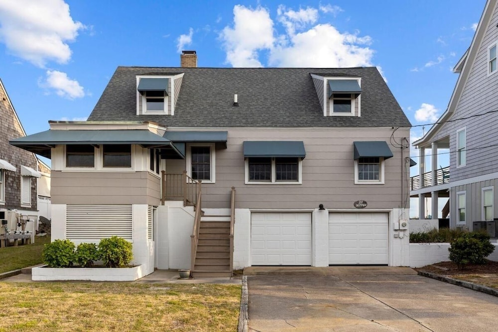 Sutton Cottage 5 Bedroom Home