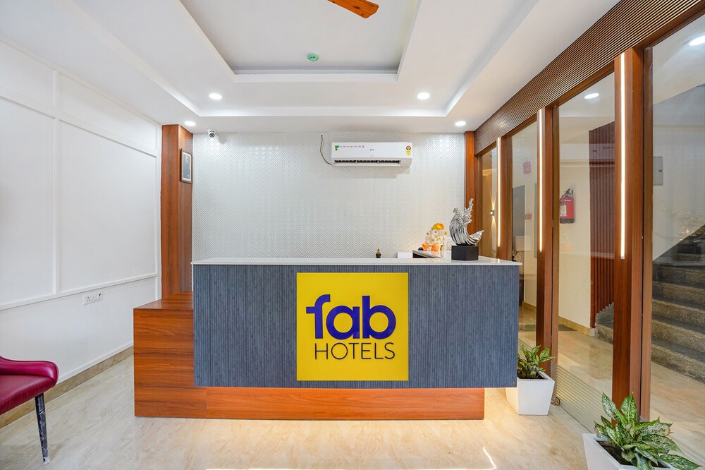 Fabhotel Amayra Inn