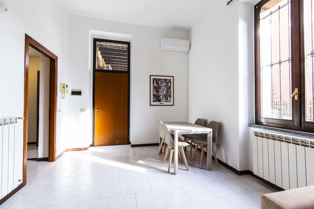 Erba 6 in Baranzate With 1 Bedrooms and 1 Bathrooms view 4