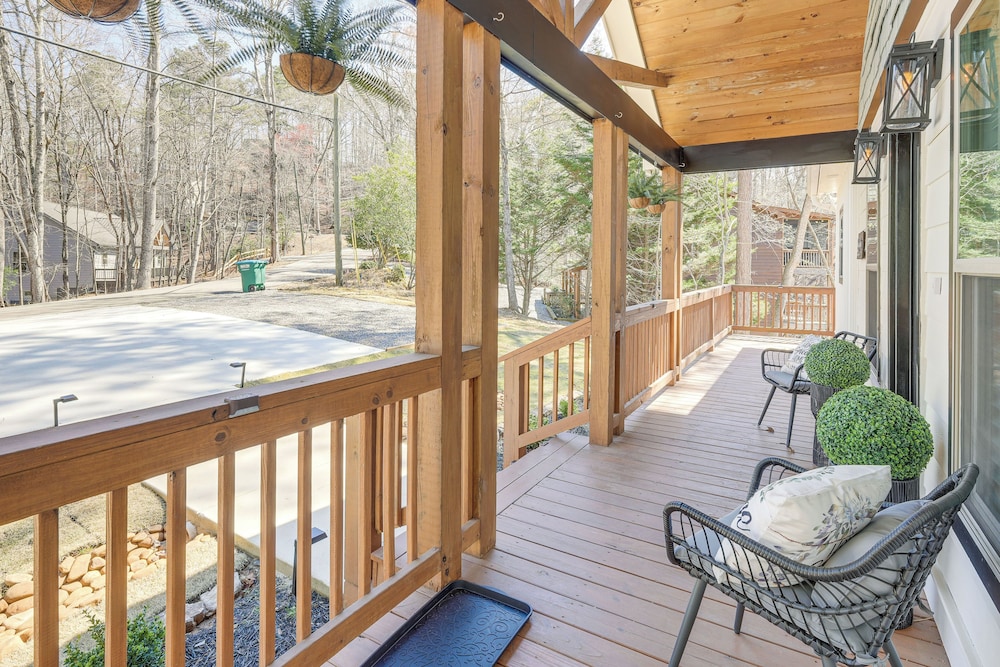 Ellijay Home 4 Mi to Dtwn: Hot Tub & Resort Perks!