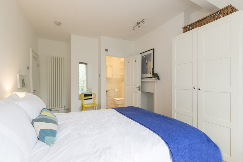 JOIVY Smart 3 bed Flat in Islington, Close to Angel Tube