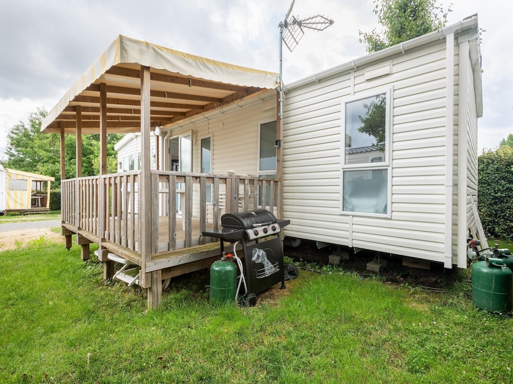 Mobile Home in Veuzain-sur-loire With Garden
