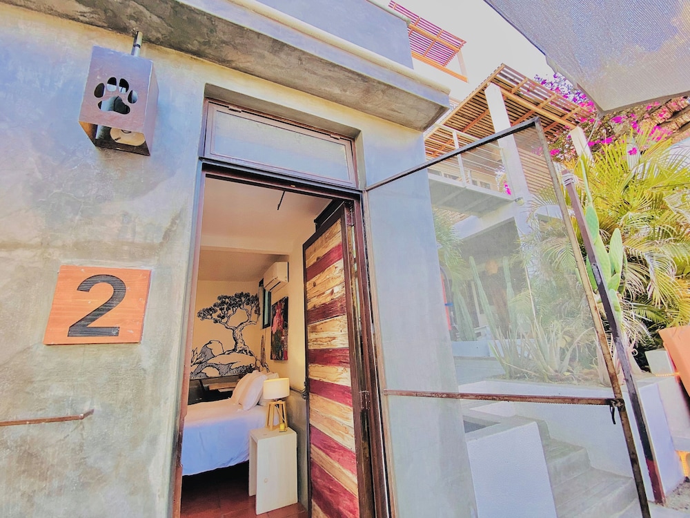 Perro Surfero Hotel Boutique - Todos Santos, BCS