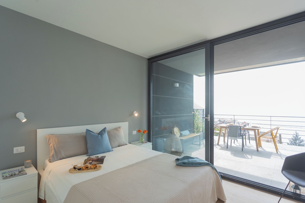 Residenza Maxim With Pool by Rent all Como