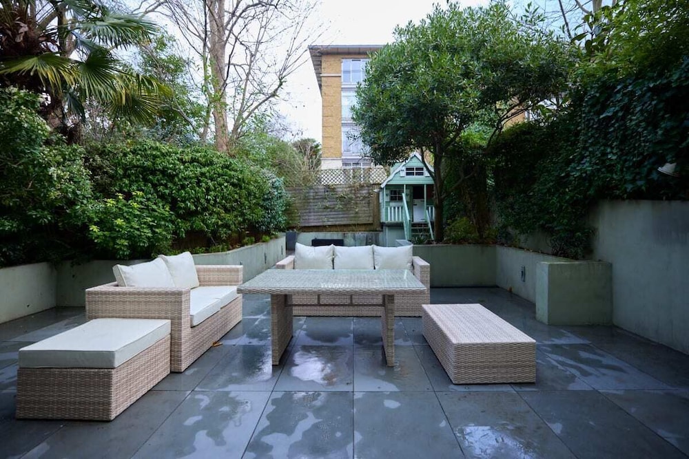 The South Hampstead Hideaway - Stylish 6bdr Home