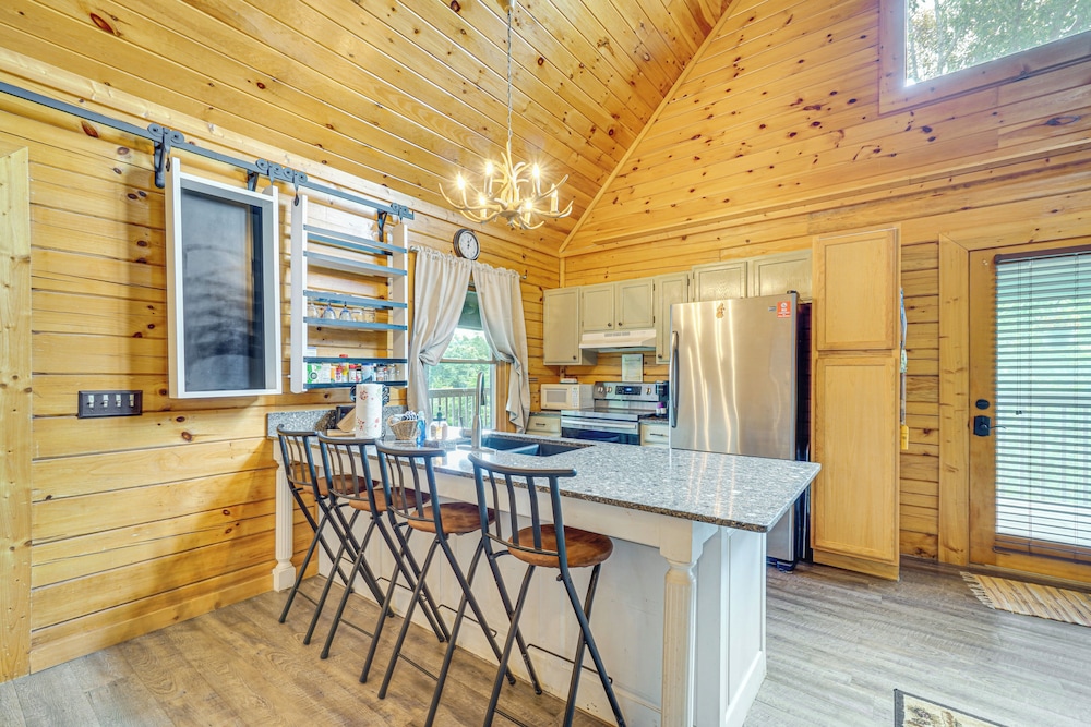 Douglas Lake Access: Family Cabin in Sevierville!